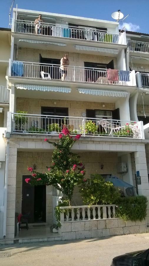 Apartments Mia 포드고라 외부 사진
